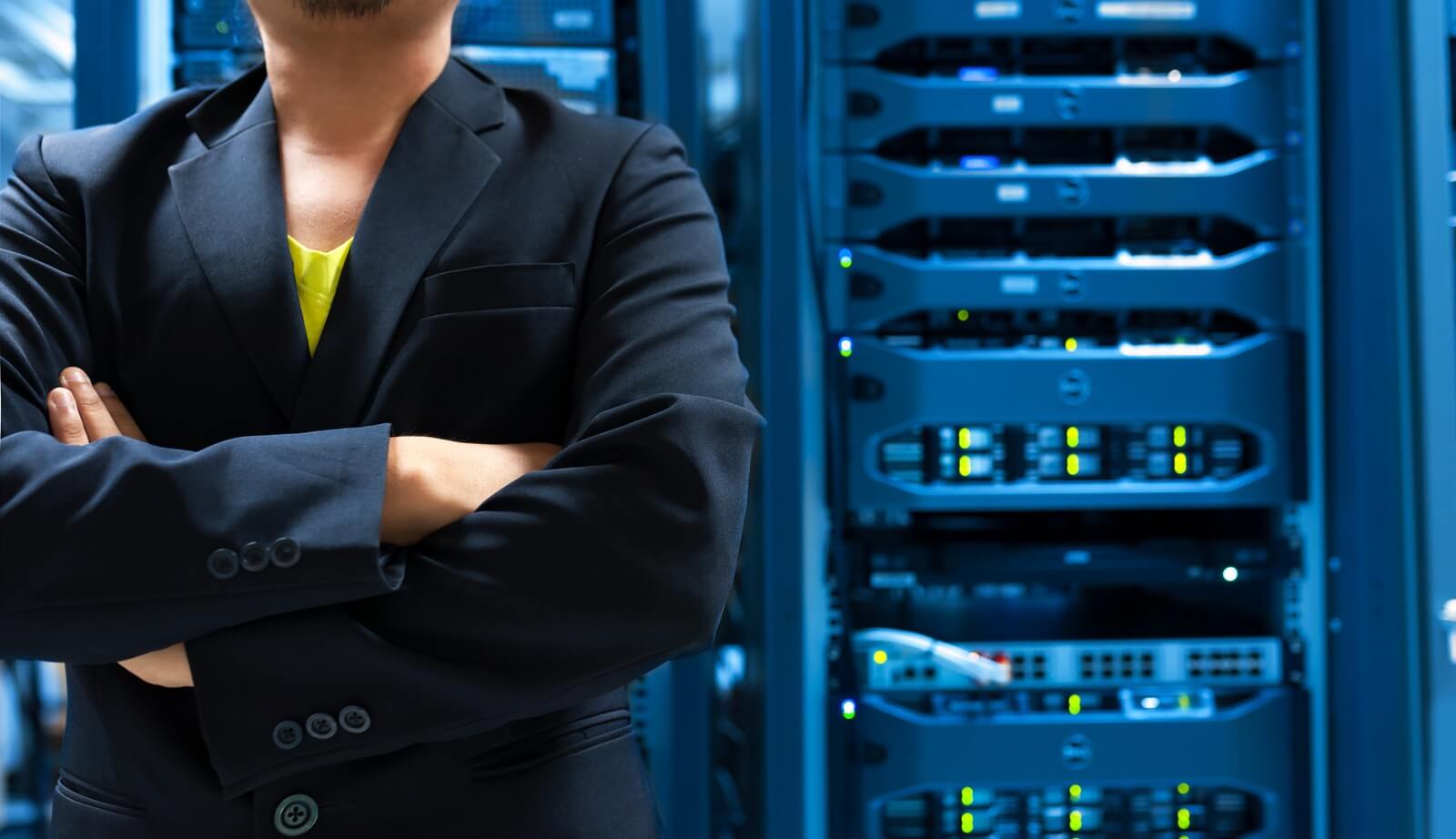 man fix server network in data center room